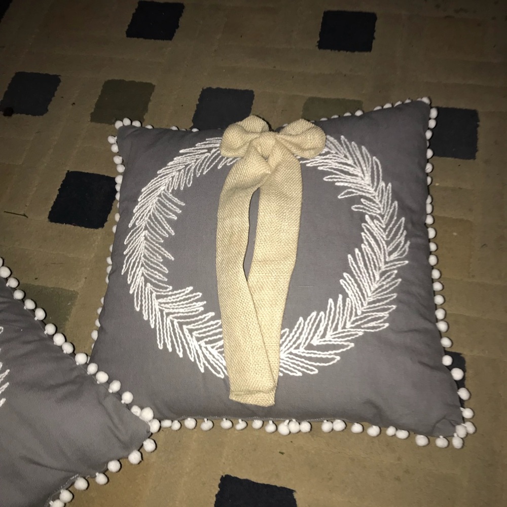 Throw pillows !!